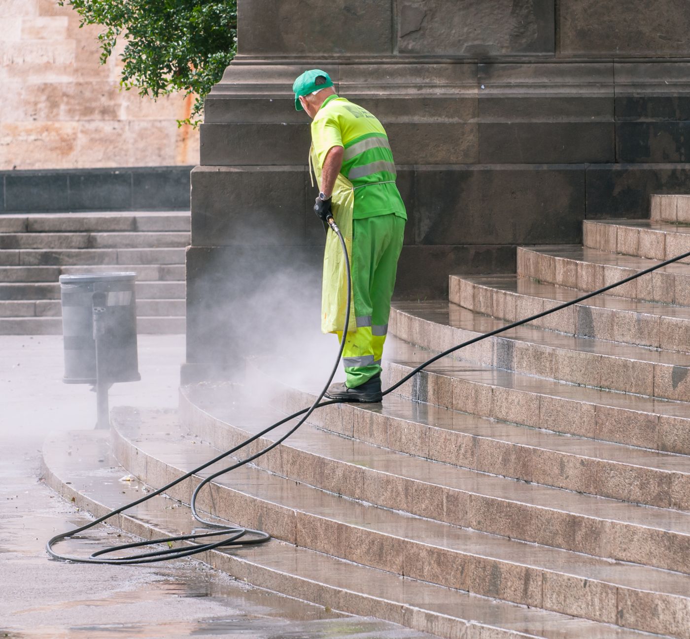 pressure washing and deep cleaning of event venues Saudi Arabia